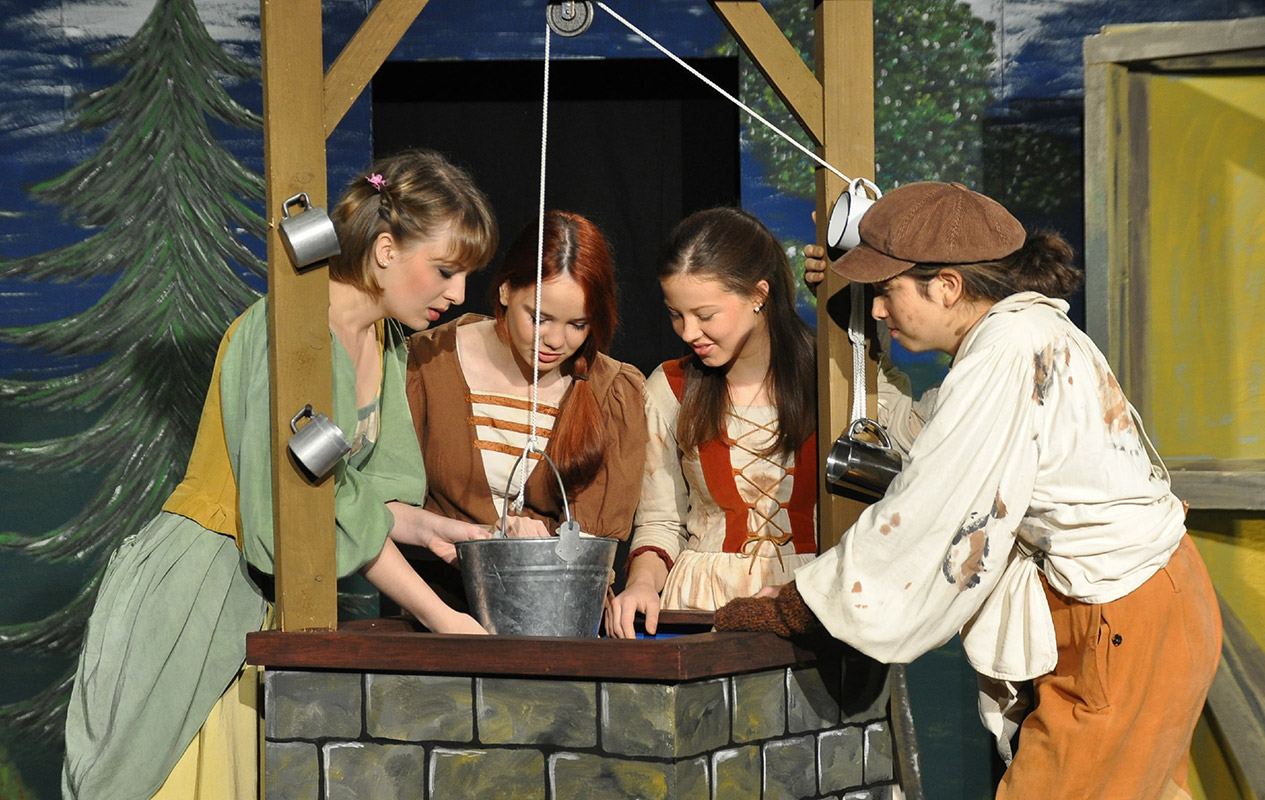 „Der goldene Brunnen“ Ein spritziges Märchenspiel von Otfried Preußler | Fotos: Gerd NIckel