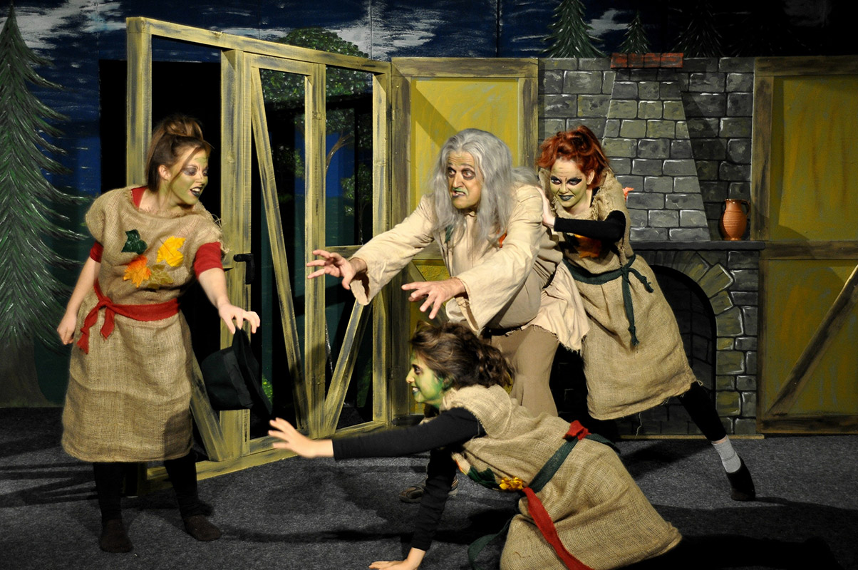 „Der goldene Brunnen“ Ein spritziges Märchenspiel von Otfried Preußler | Fotos: Gerd NIckel