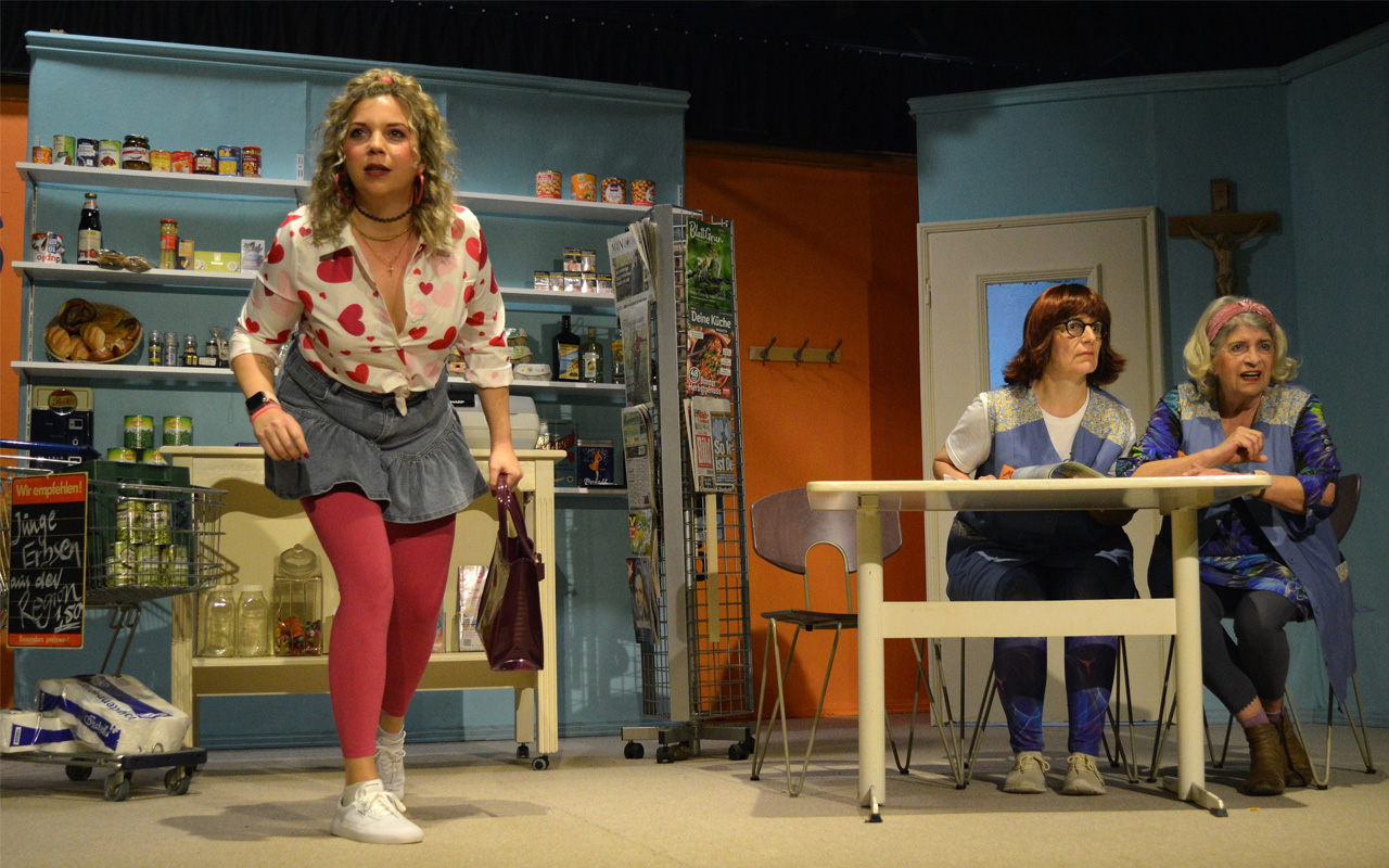  „Eine ganz heiße Nummer“ Eine sehr freche Komödie von Andrea Sixt | Fotos: Claudia Lankes, Kristina Ackermann