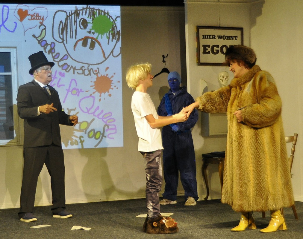  „Konrad oder das Kind aus der Konservenbüchse“ Ein Familienstück von Christine Nöstlinger | Fotos: Bob Emsden, Ged Nickel