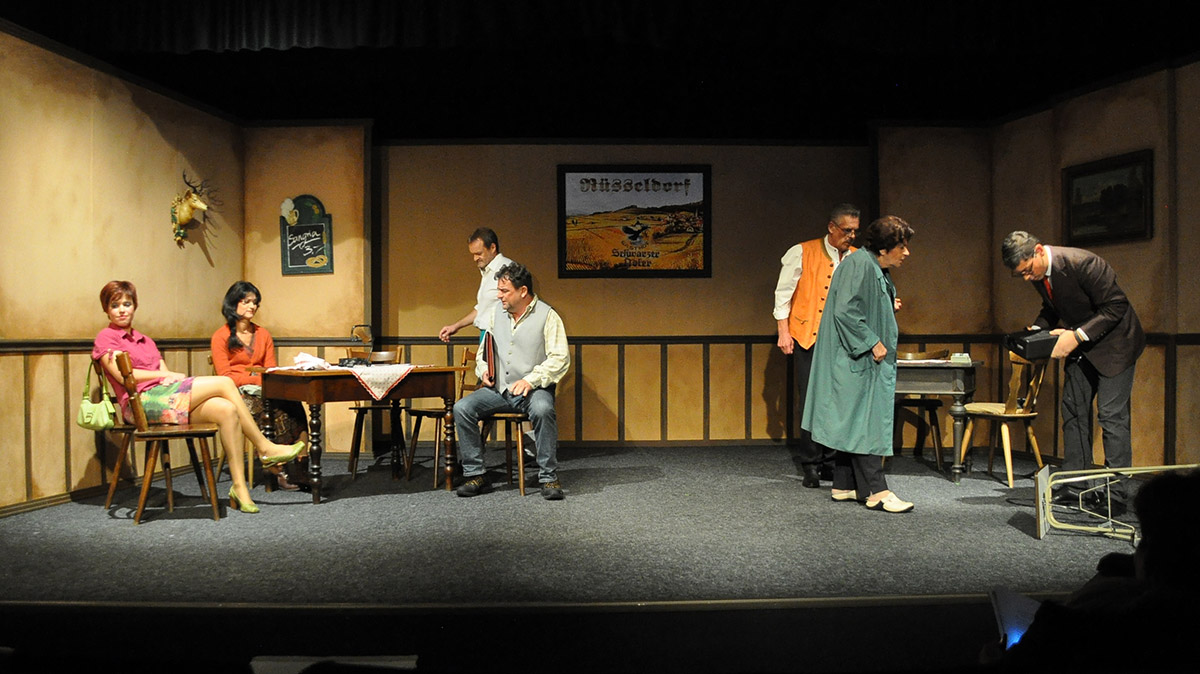 „Die Schlammschlacht“  Eine politisch unkorrekte Komödie um Geklüngel und Vetterleswirtschaft von Fitzgerald Kusz | Foto: Gerd NIckel