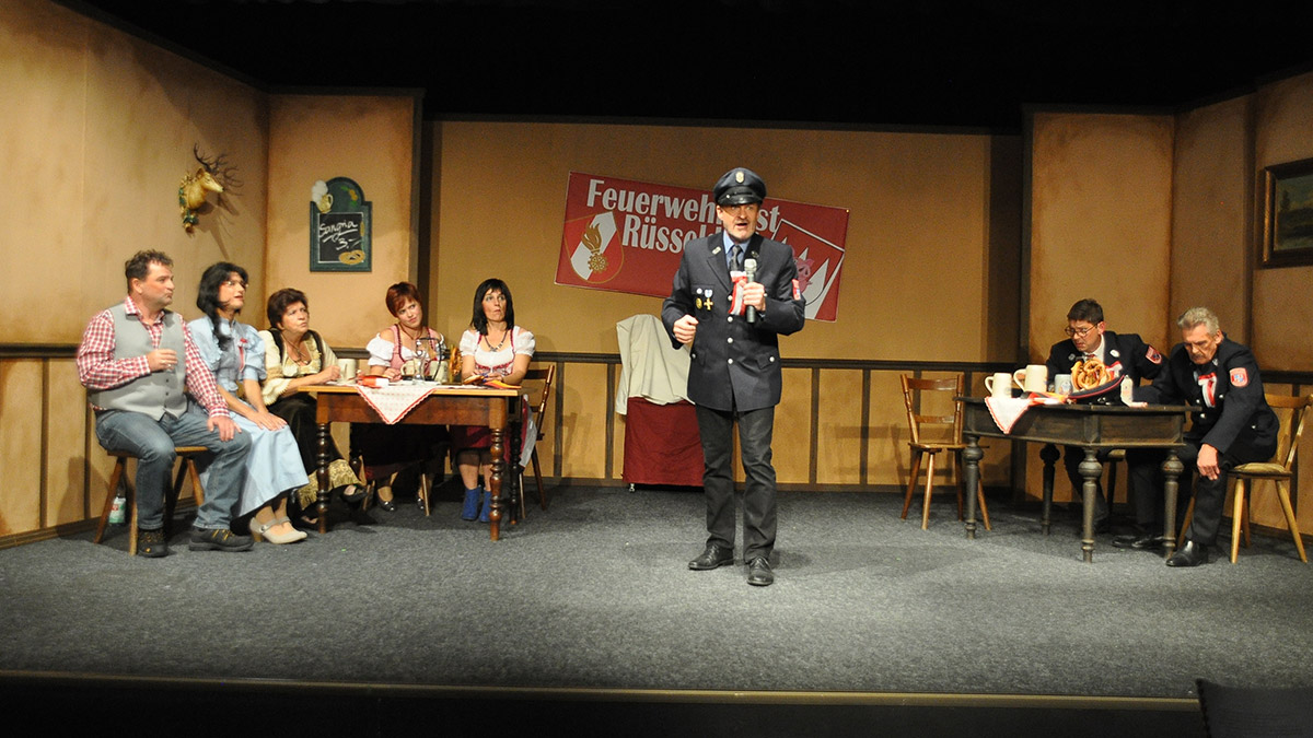 „Die Schlammschlacht“  Eine politisch unkorrekte Komödie um Geklüngel und Vetterleswirtschaft von Fitzgerald Kusz | Foto: Gerd NIckel