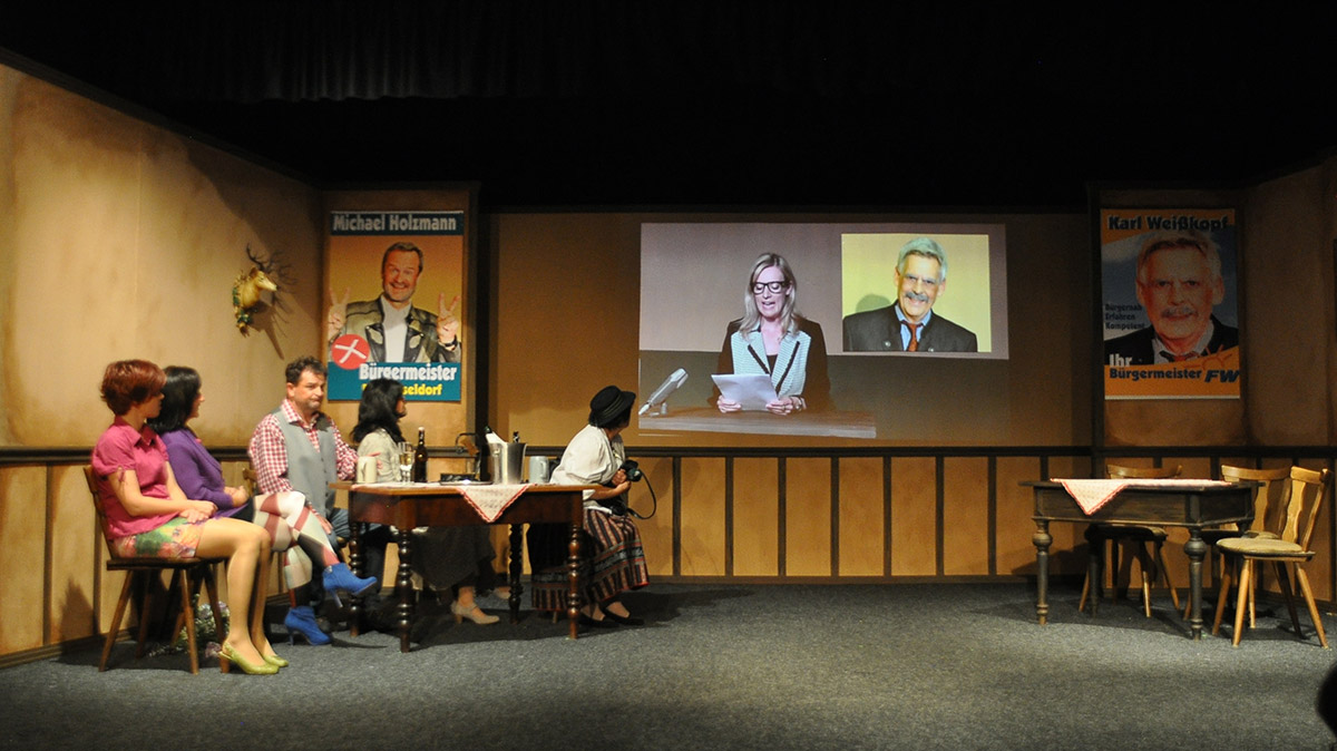 „Die Schlammschlacht“  Eine politisch unkorrekte Komödie um Geklüngel und Vetterleswirtschaft von Fitzgerald Kusz | Foto: Gerd NIckel